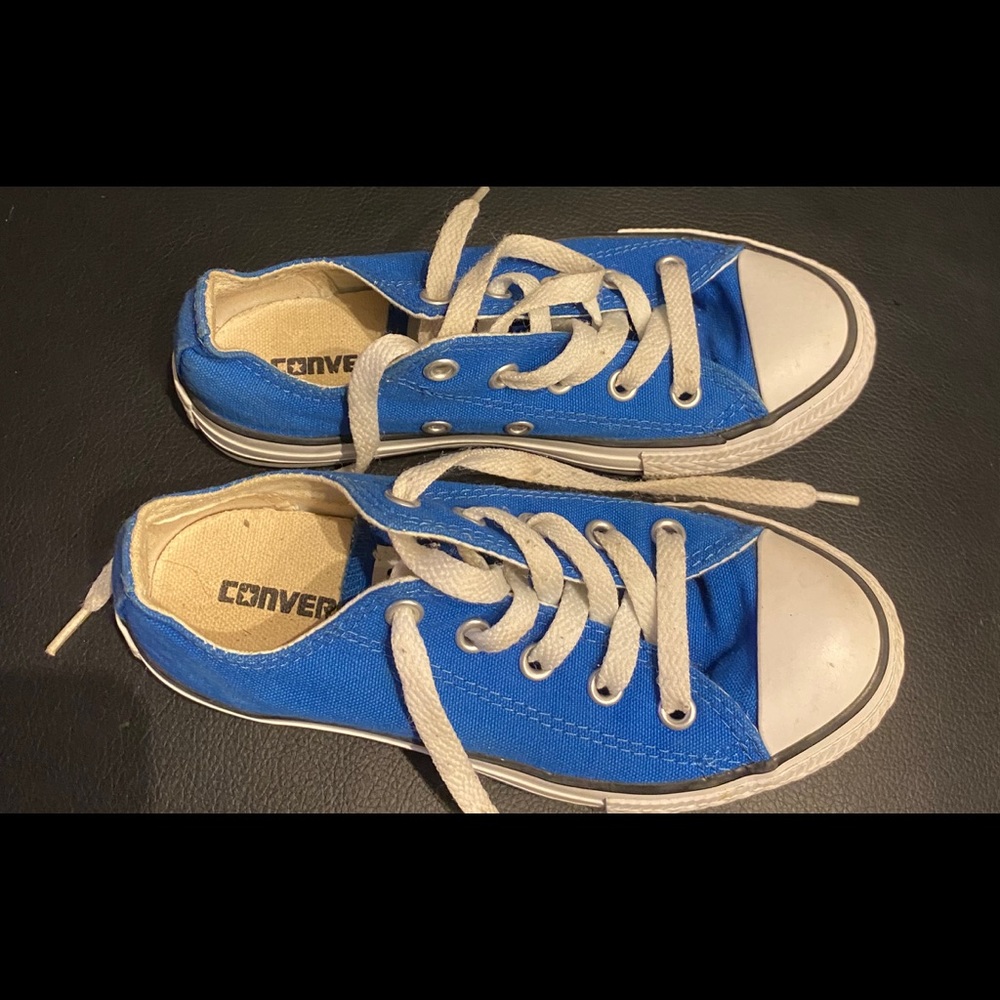 Used kid sneakers